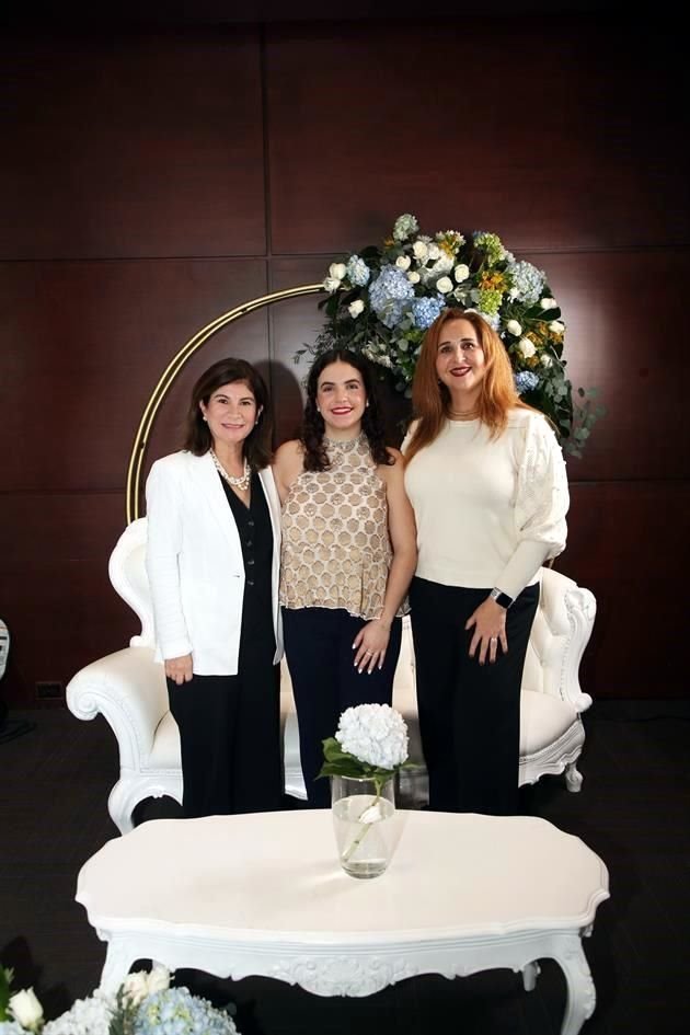 Norma Adriana Castillo de Lozano, Mariana Lozano y Cordelia Ayala de Andonie