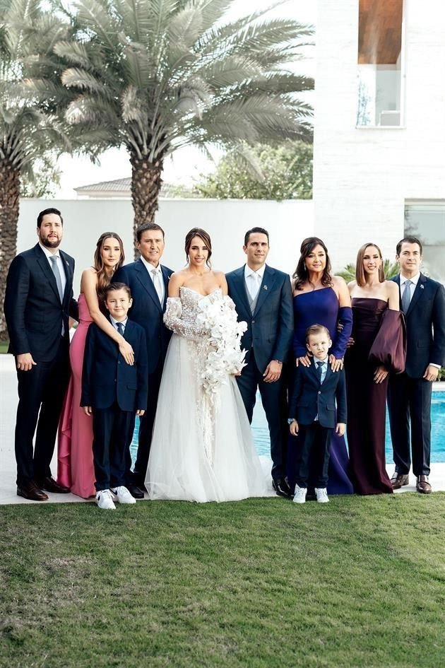 Julio Meyer Roca, Alexia Meyer Roca, Marcelo Segovia Meyer,  Julio Meyer Guzmán, LOS NOVIOS, Marcia Roca de Meyer, Eugenio Segovia Meyer, Romina Meyer de Segovia, y Marcelo Segovia Páez