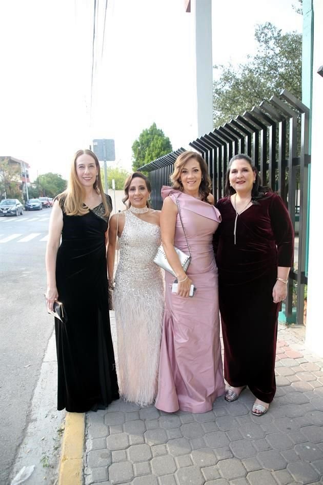 Mariana Yarte, Alejandra Alanís, Laura Cantú de Arce y Gabriela de Silva de Garza