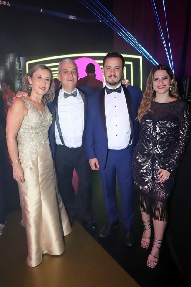 Adriana Rodríguez, Gerardo Sánchez, Gerardo Sánchez Jr. y Alice González