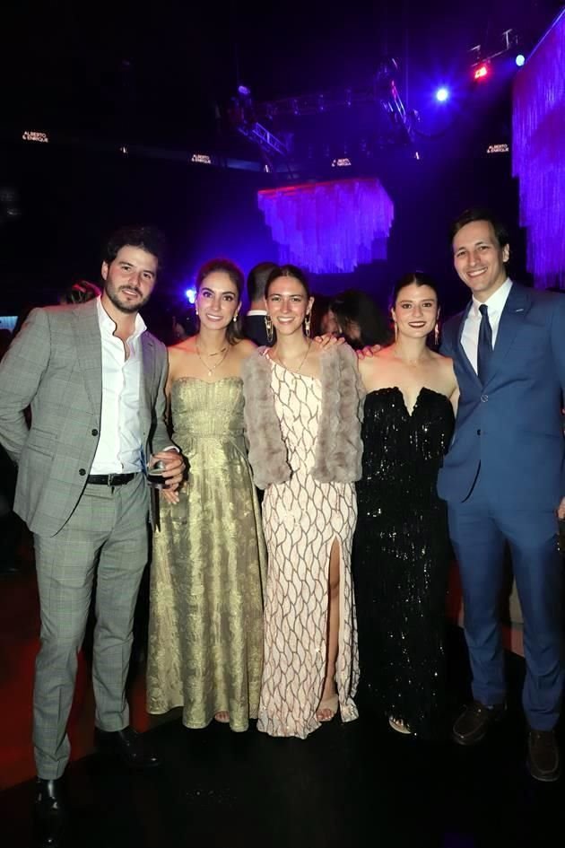 Claudio Meade, Lorena Andrés, Elena Pelayo, Daniela Meade y José Reyes