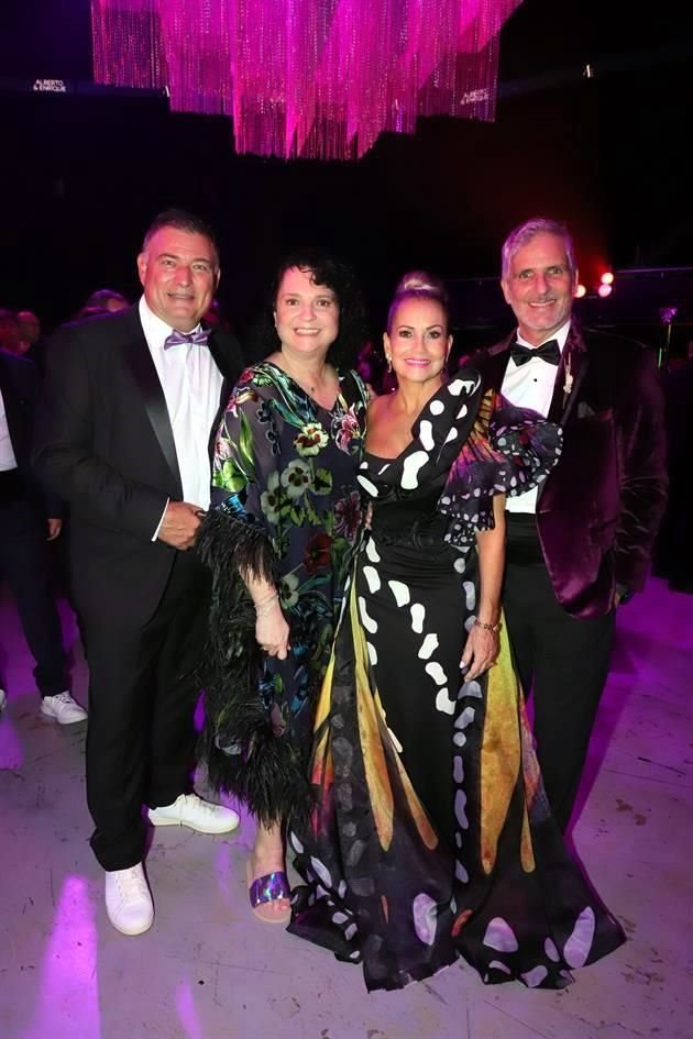 Javier Rodríguez, Lorena Fernández de Rodríguez, Chiquis Sánchez de Familiar y Alberto Familiar