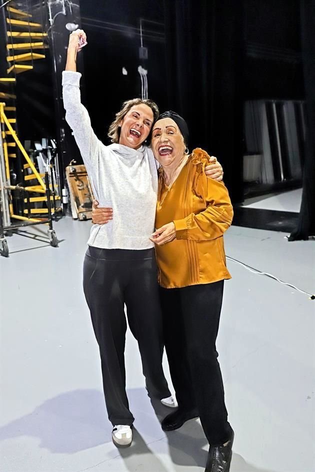 Karla Canales y Nena Delgado