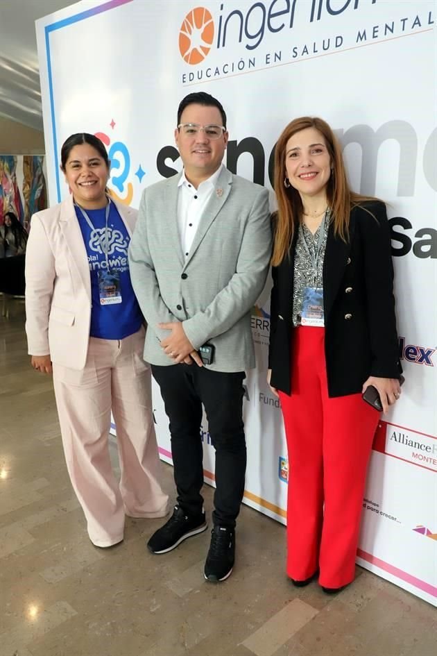 Aurora Requenes, Mauricio Canseco y Cristina Montemayor