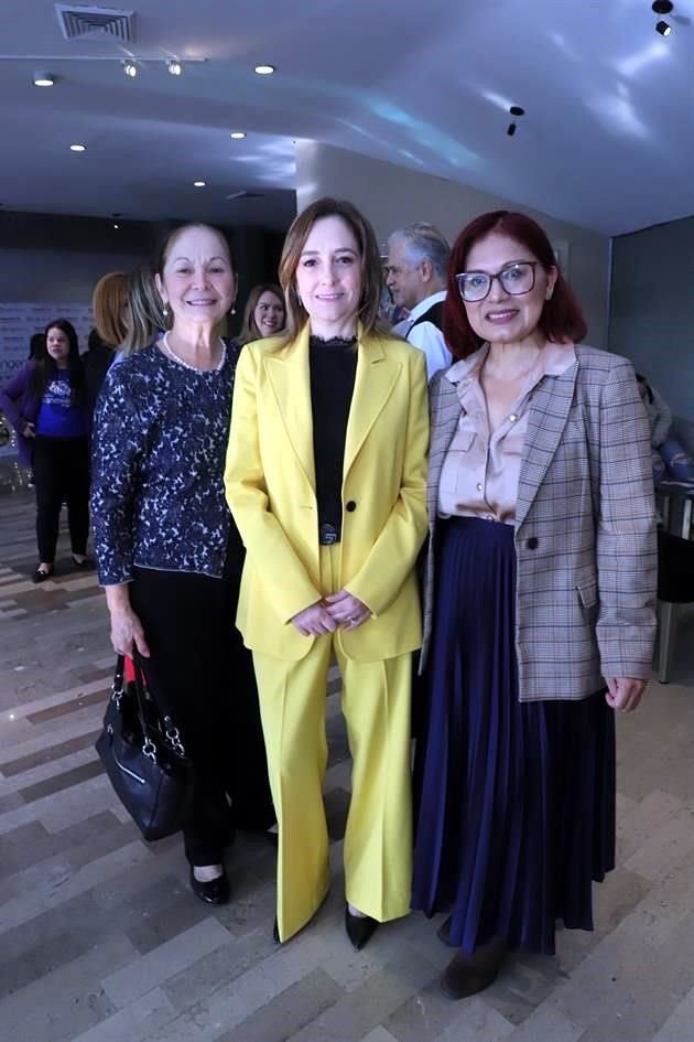 Consuelo García Madero, Maricamen Martínez y Sandra Reyes