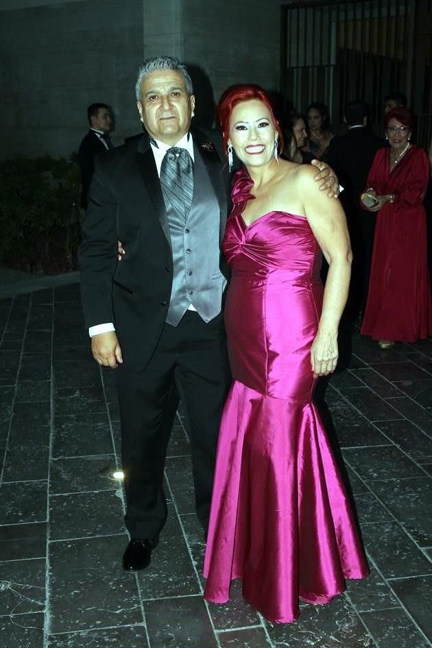 PAPÁS DE LOS NOVIA Héctor Martínez Armendáriz y Consuelo Castro Rodríguez