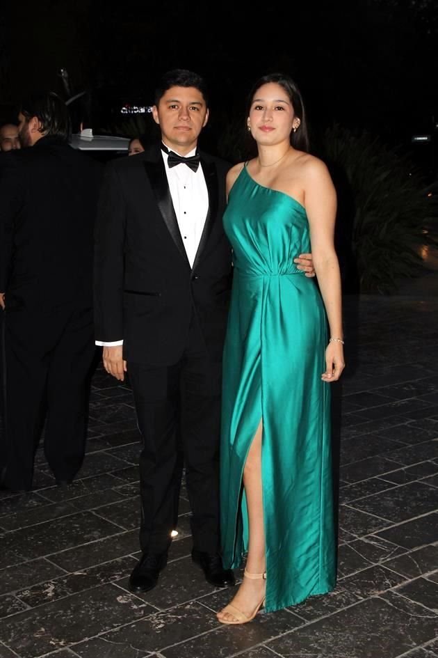 Eduardo Vázquez y Mary Álvarez