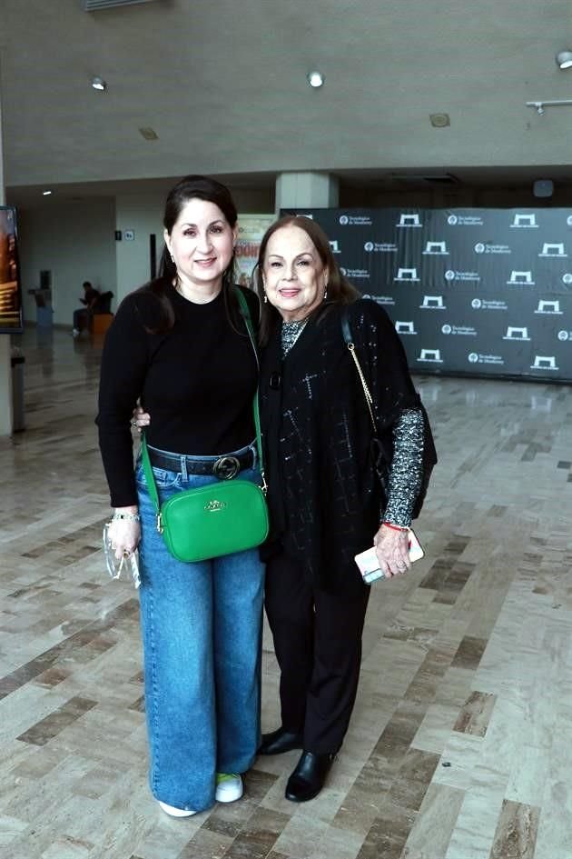 Rosy Moreno y Rosa Elia González