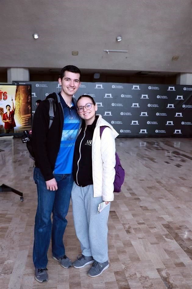 Manuel Morales y Gabriela Berrón