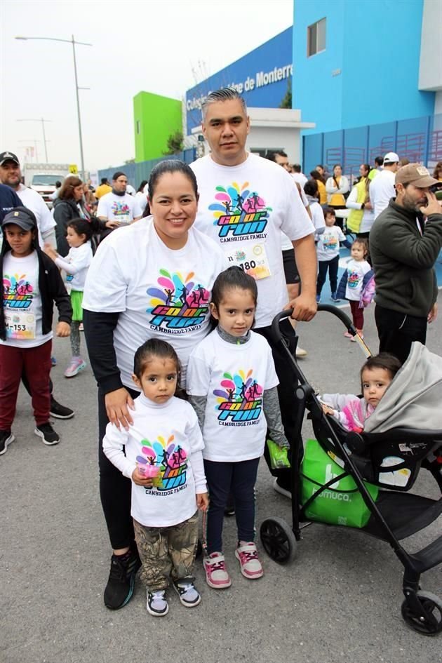 Diana Rivera, César Berrones, Ángela Berrones, Ana Berrones y Mariana Berrones