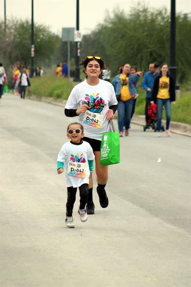 Mónica Basañez y Sofía Basañez