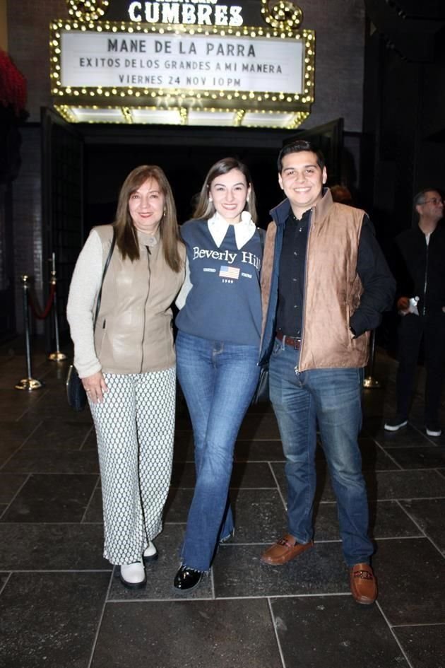 Lupita Cortina, Karla Flores y Alejandro Alvarado