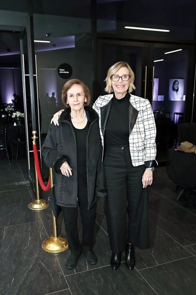 María Luisa González de García y Susana Segovia