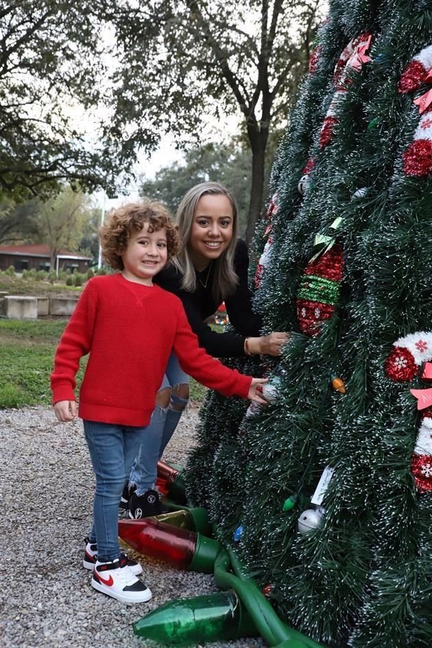 Mateo Cavazos y Alejandra Esparza