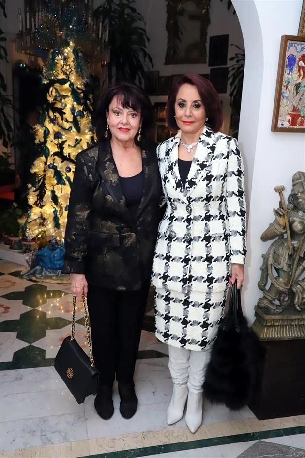 Lydia Lagüera de Balandra y Amalia Lozano de Maiz