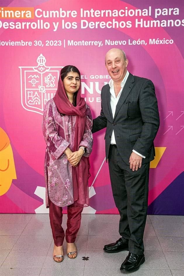 Malala Yousafzai y Carlos Herrero