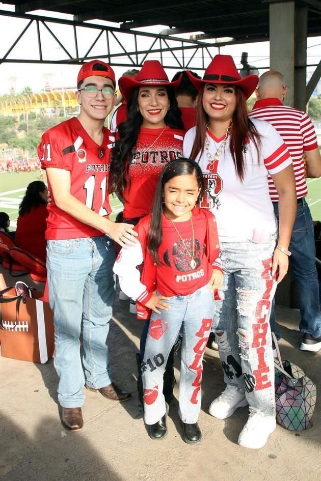 Emiliano Ayala, Sara Sandoval, Zuly Cárdenas y Miriam Lozano