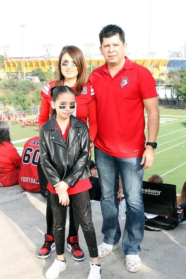 Denisse Gibaja, Jesús Ovalle Morales y Valentina Ovalle