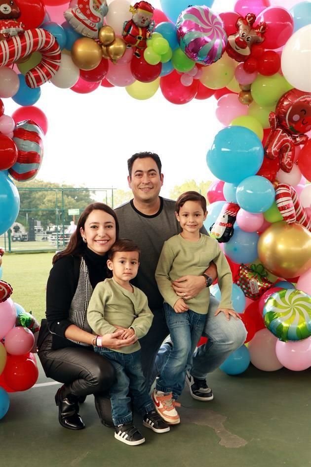 Mauricio Lozano, Daniela Treviño, Ernesto Lozano y Errnesto Lozano