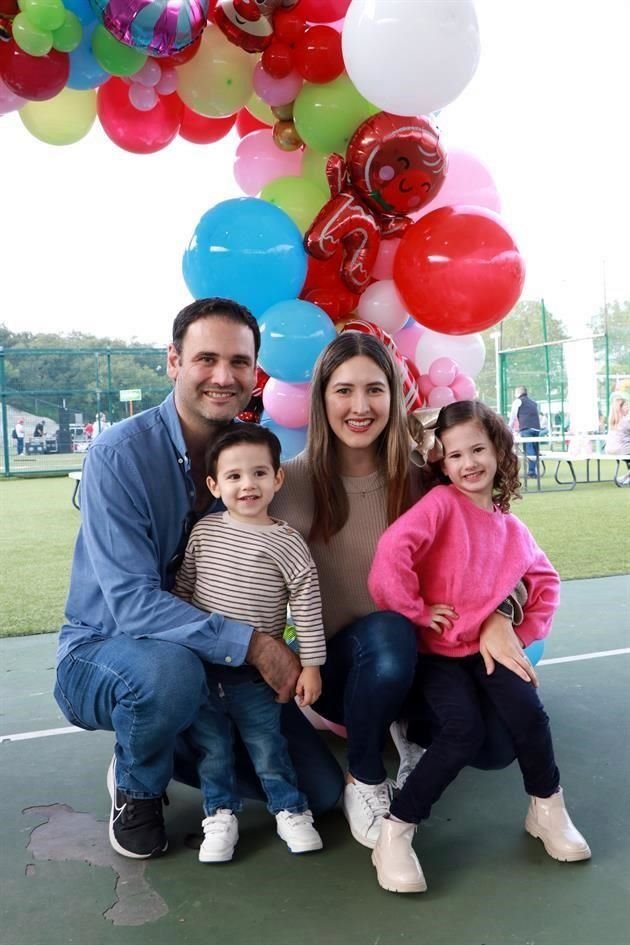 Jaime Garza, Santiago Garza, Viviana Garza y Ale Morales