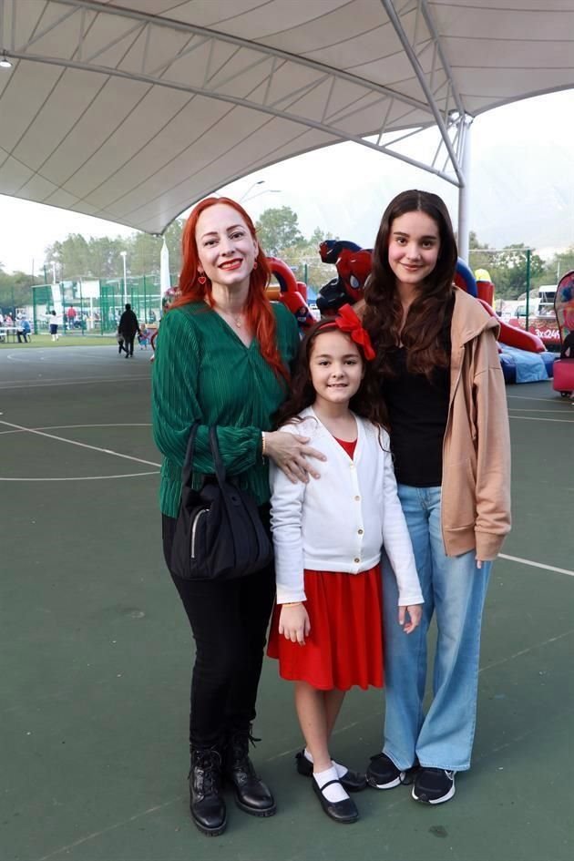 Cindy Cavazos, Constanza Montemayor y Rebeca Montemayor