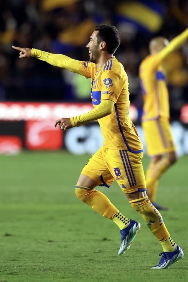 Juan Pablo Vigón igualó el encuentro y le regresó a Tigres la ventaja en el marcador global tras un disparo dentro del área.