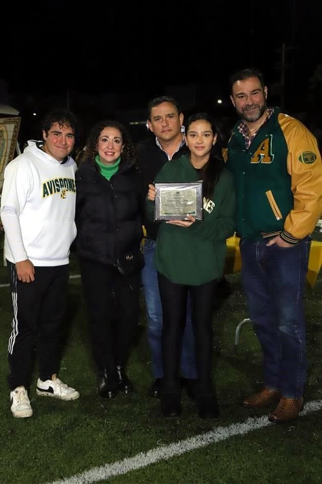 Coach Fernando, Verónica Martínez, Edgar Ramirz Romina Ramirez y Prax Cantú