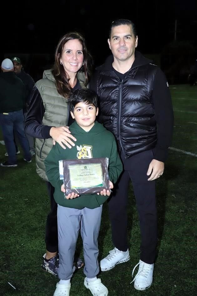 Liliana Treviño de Galván, Alejandro Galván y Santiago Galván Treviño