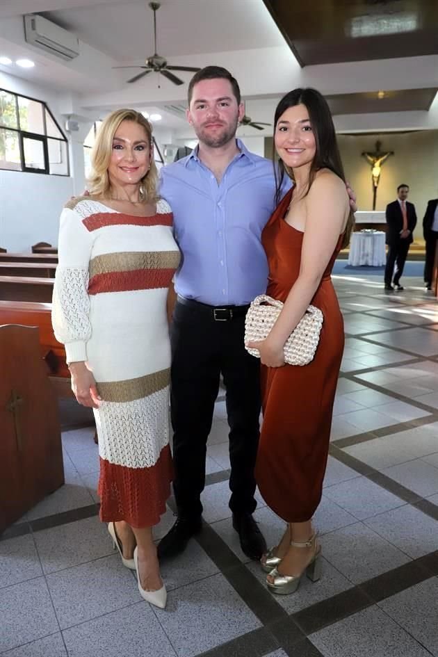 Claudia Siller, Mauricio Segovia y Erika del Bosque