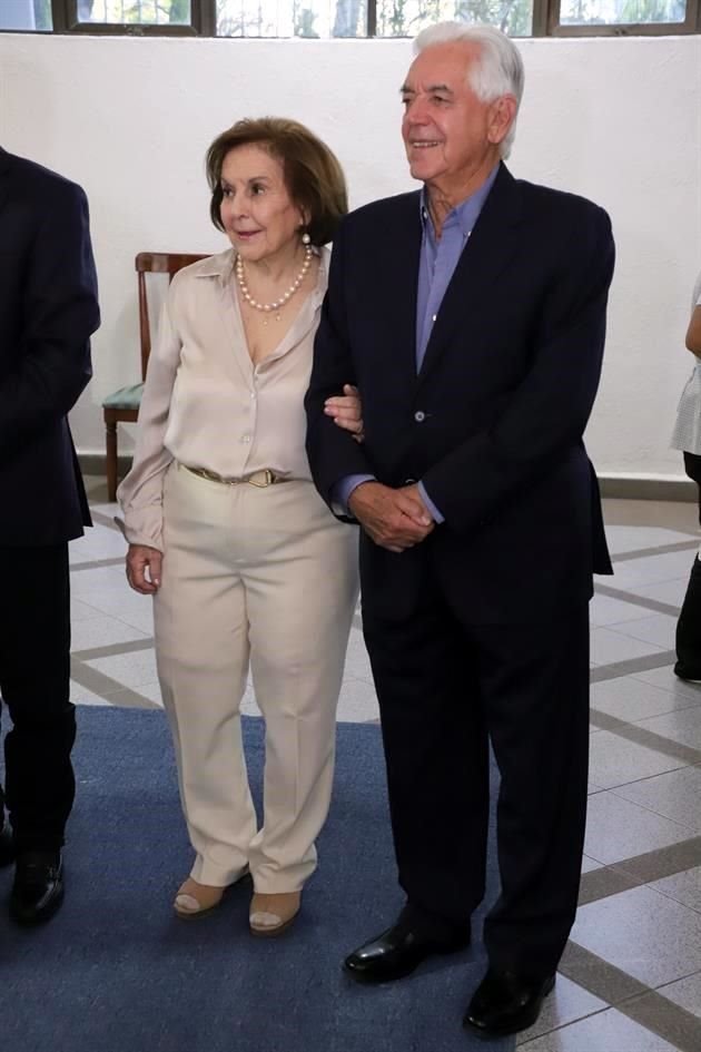 María Eugenia Treviño de Martínez y Eugenio Martínez