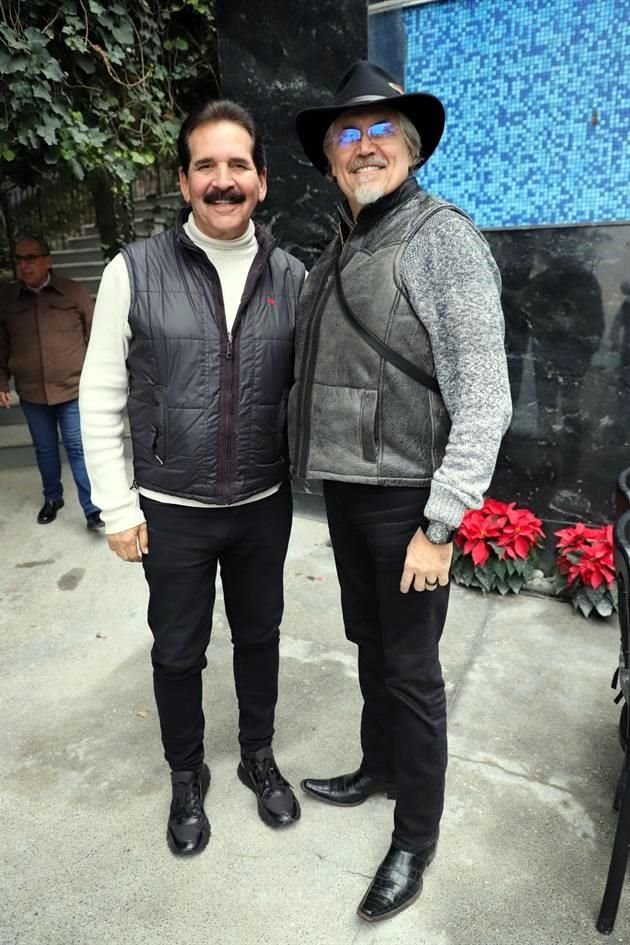 Carlos Barona y Roberto Flores