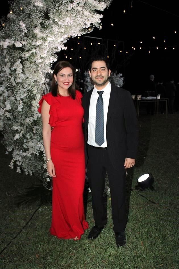 Brenda Peñuelas y Carlos Torres