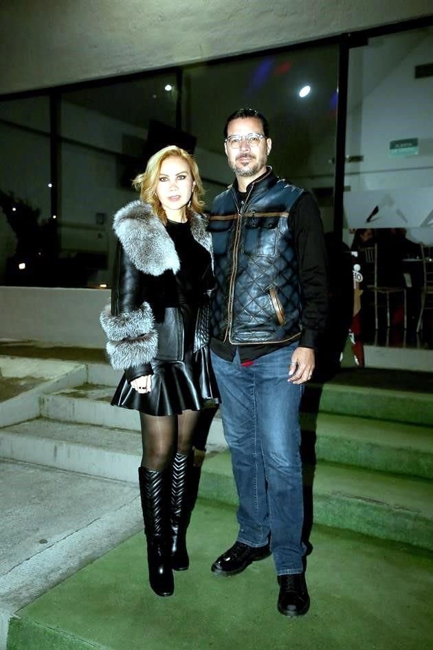 Alicia de Holguín y Carlos Holguín