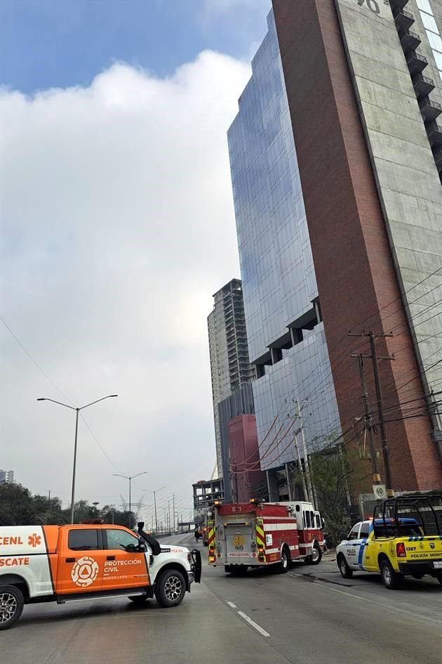 El siniestro, ocurrido en el piso 22 de la Torre Vinta, se reportó poco antes de las 15:00 horas.
