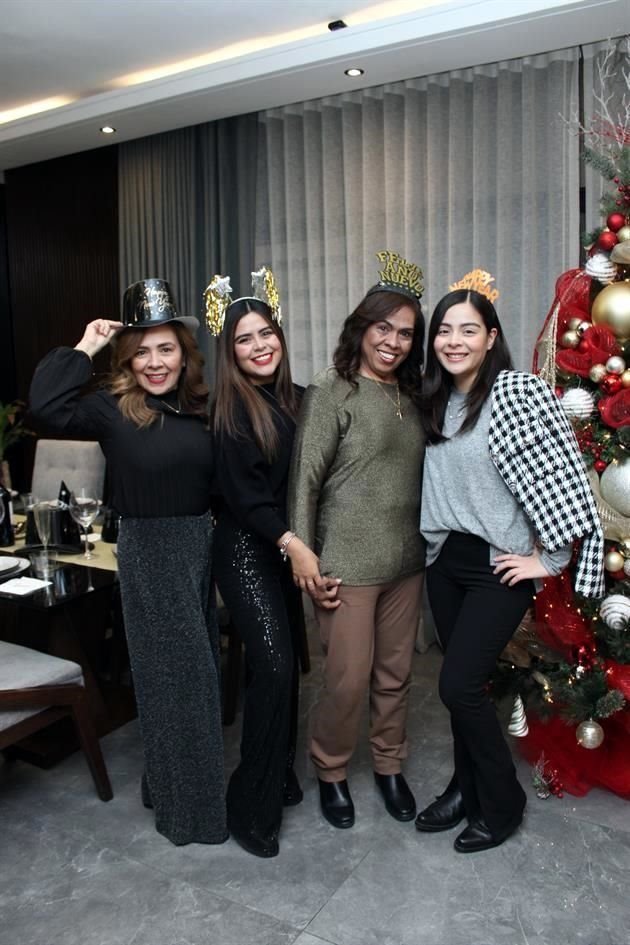 Gabriela Medina, Ale García, Mayela Medina y Diana García