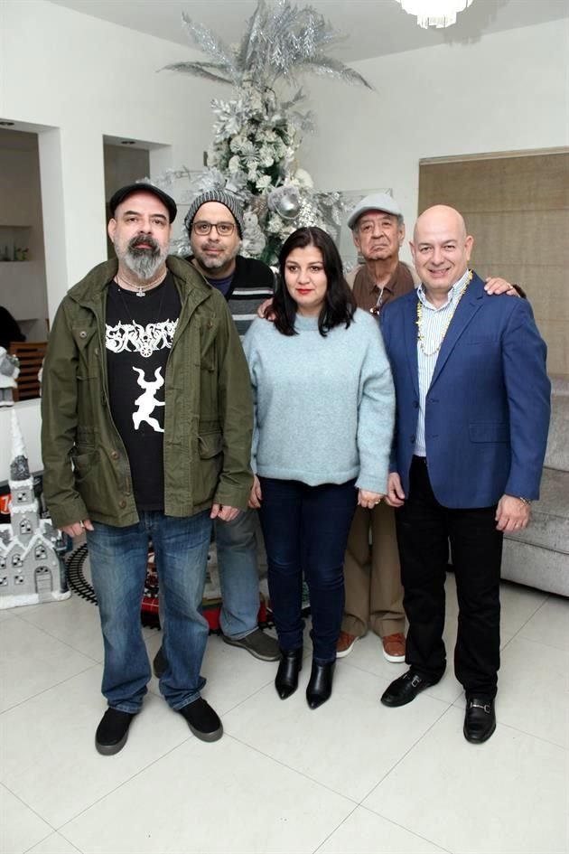 Carlos Velázquez, Jorge Velázquez, Mónica Velázquez, José Luis Velázquez y José Luis Velázquez Luna