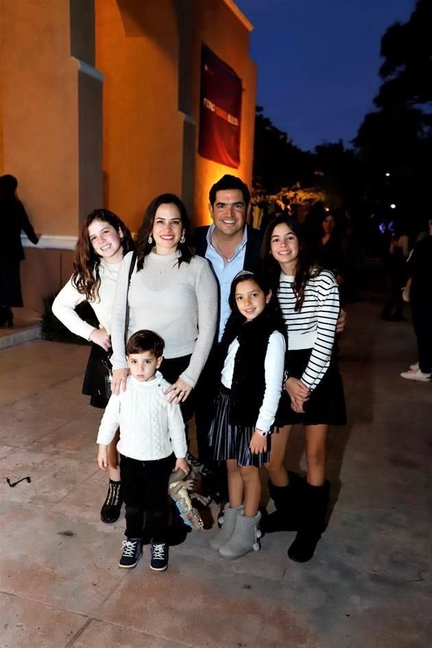 Romina Elizondo, Fabiana Elizondo, Lizeth González, Bernardo Elizondo, Emilio Elizondo y Rebeca Elizondo