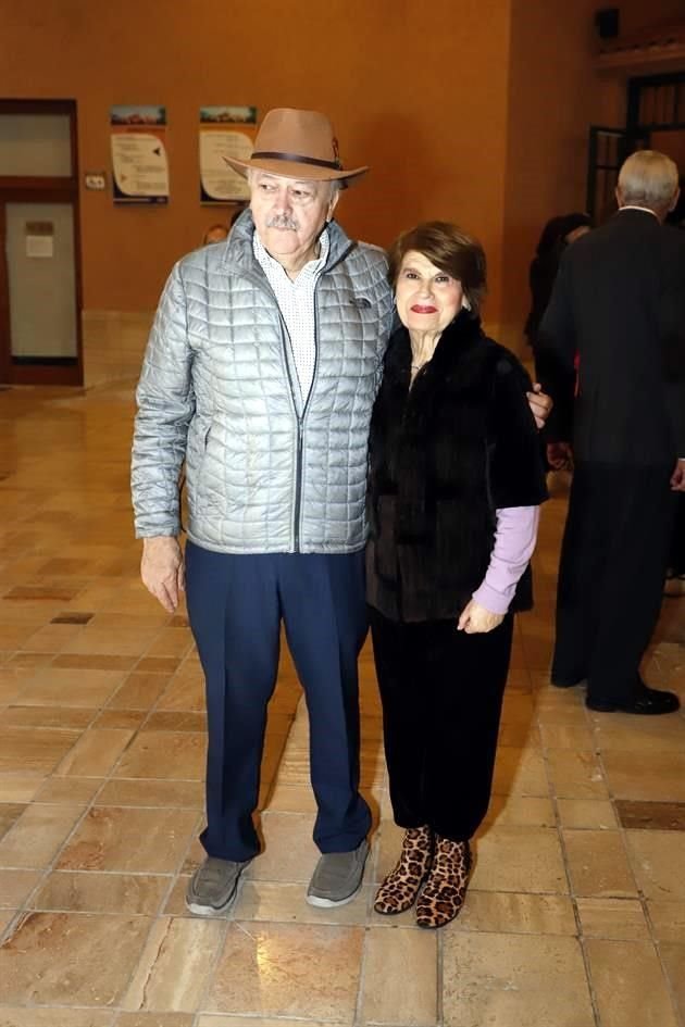 Víctor Sagaón y Lety de Sagaón