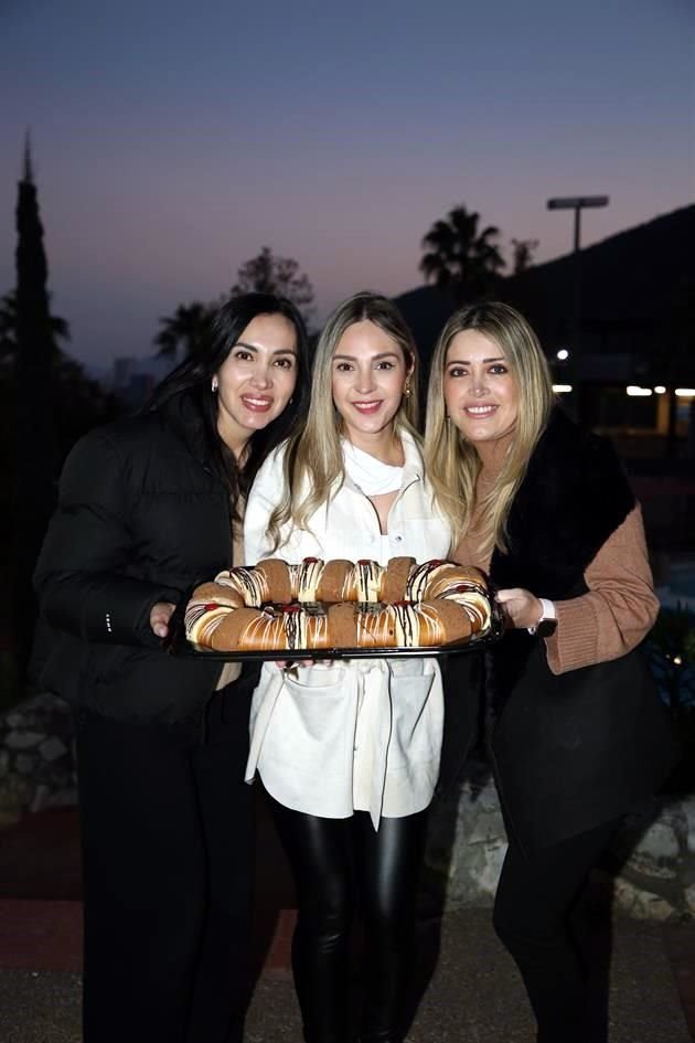 María Magaña, Sally Acuña y Perly Rivera