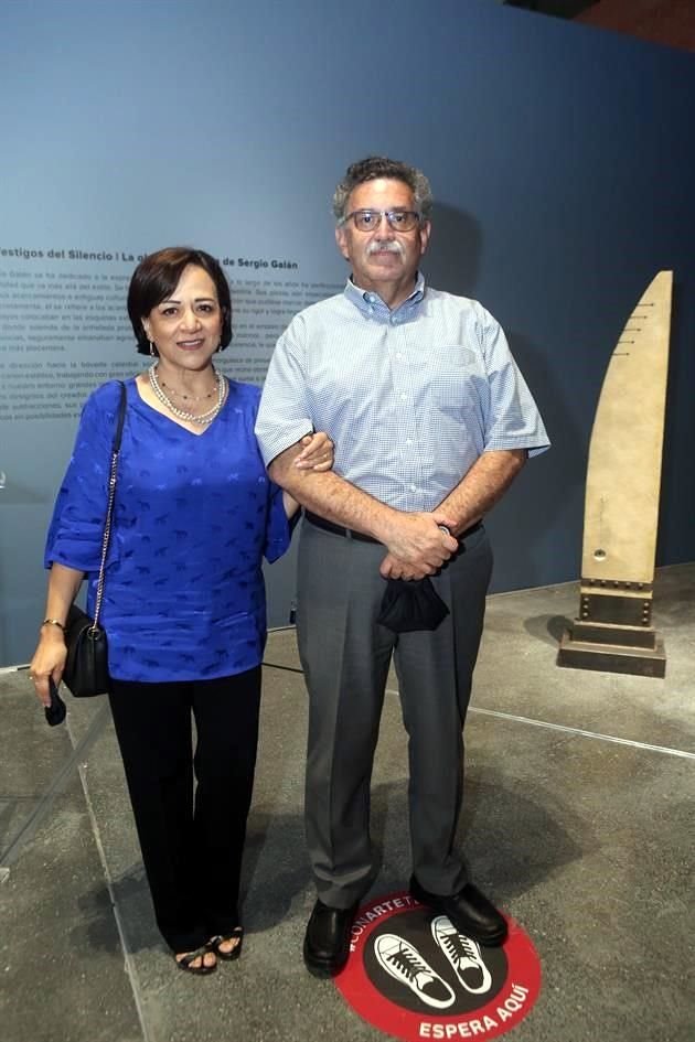 Carmen de Riojas y Sergio Riojas