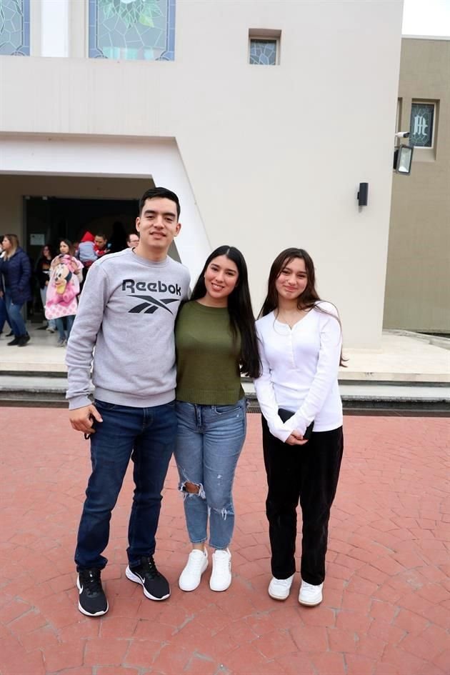 Waldo Delgado, Juliza Garza y Briana Garza