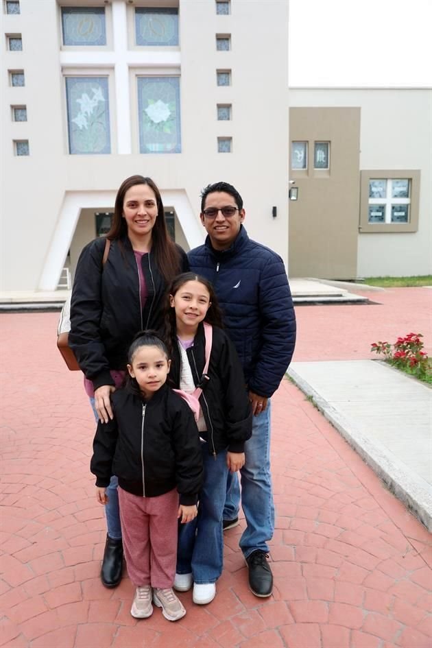 Melissa Valladares, Eluid Benavides, Eiza Benavides y Emma Lucía Benavides