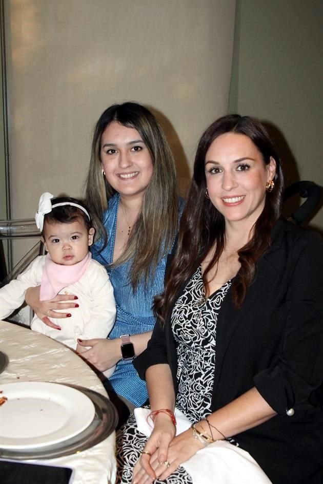 Emilia Vélez, Daniela Salazar y Cecy Salazar