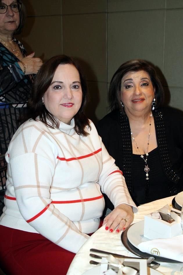 Laura de Peña y Emma de Delgado