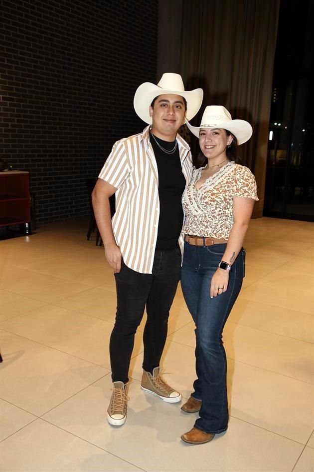 Josue Salazar y Sofía Arias