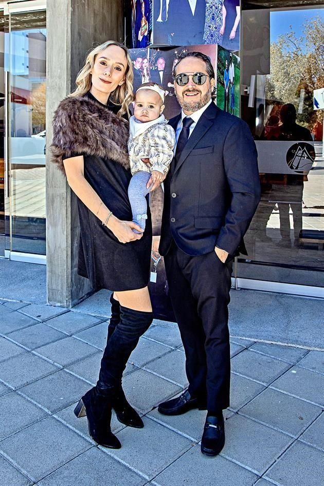 Karla Vázquez, Juliana Martínez y Jesús Martínez
