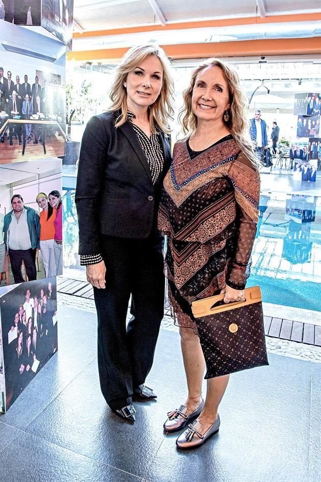 Julia Ibarra de Rodríguez y Olga de Orvañanos