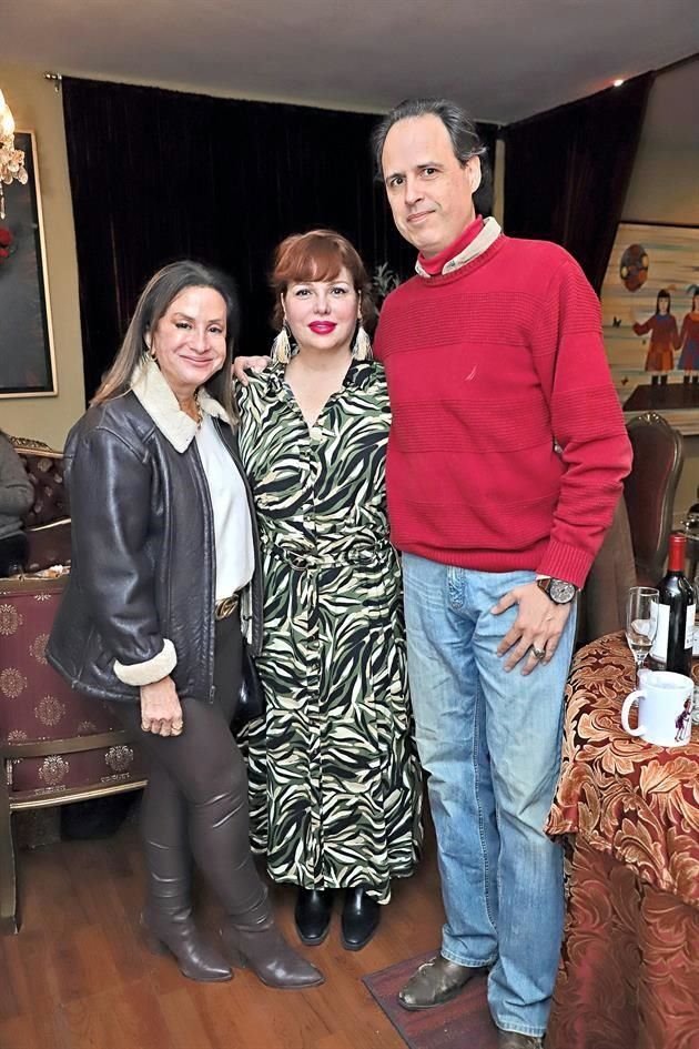 Laura Cantú, Ivette Olivares y Edgar Montemayor