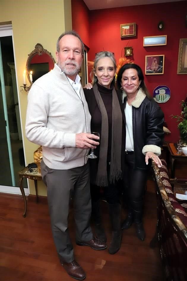 Eduardo Medina, Laura Dávila y Laura Cantú