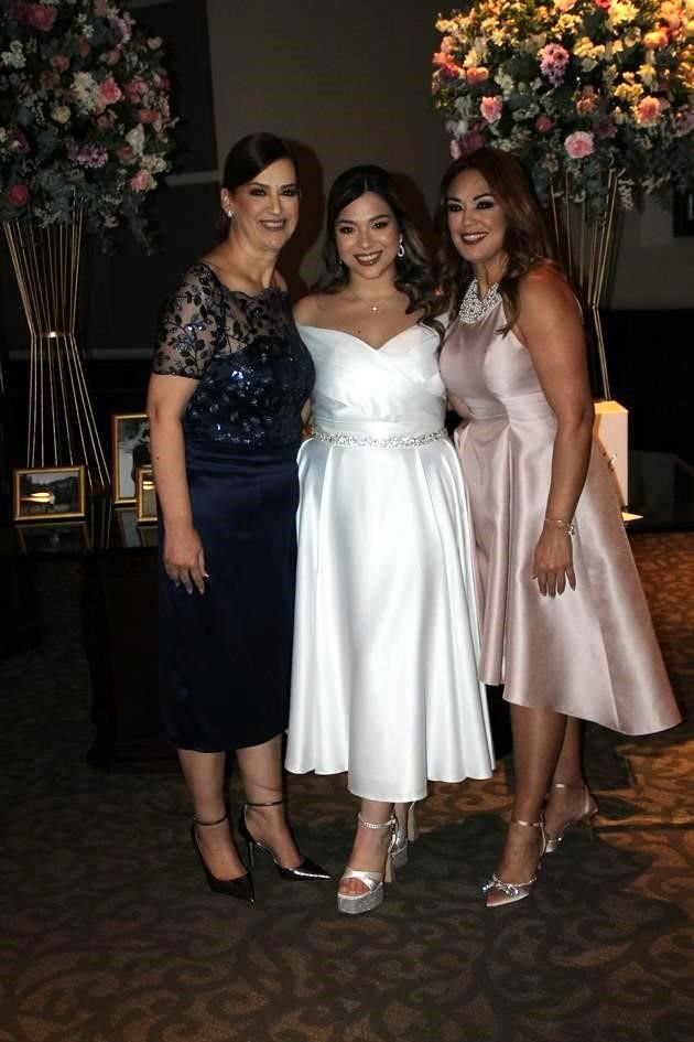 Lydia Garza González, Karina Garza Garza y Karla Hinojosa